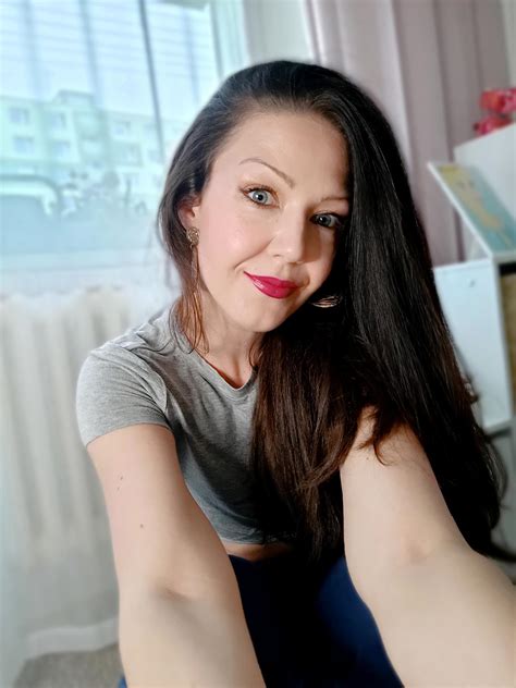 Beautiful Blue Eyed Milf Barbie Feels Gets Pounded In The .